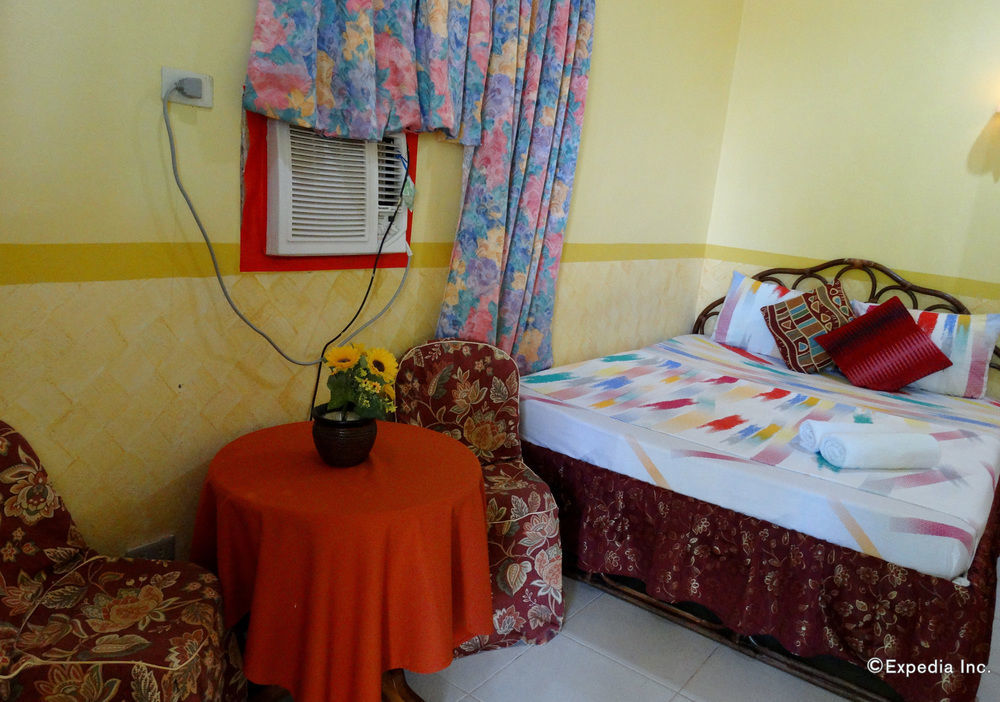 D'Lucky Garden Inn & Suites Tiniguiban Exterior foto