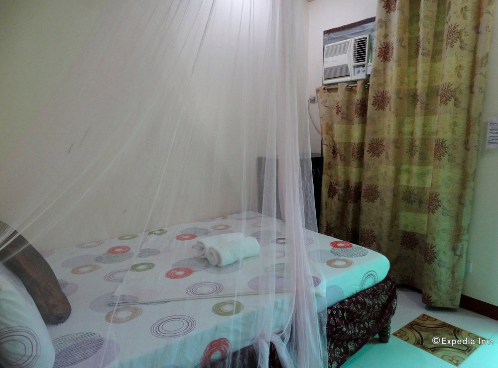 D'Lucky Garden Inn & Suites Tiniguiban Exterior foto