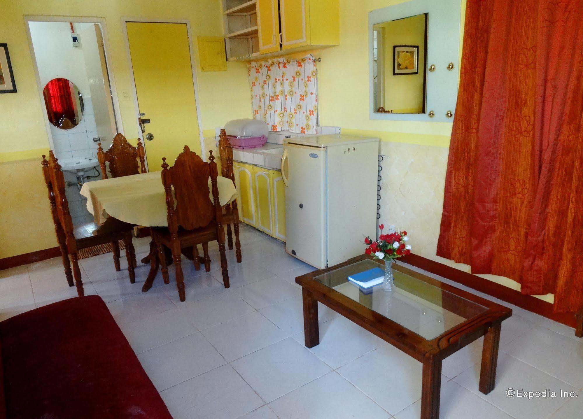 D'Lucky Garden Inn & Suites Tiniguiban Exterior foto
