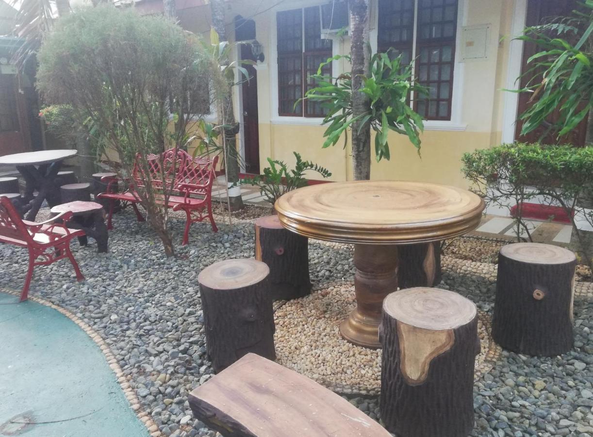 D'Lucky Garden Inn & Suites Tiniguiban Exterior foto